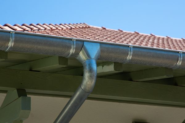 Eavestrough Repair in Glendale