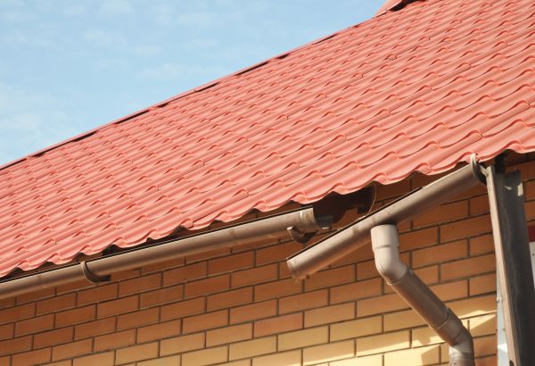 Loose Gutter Repair in Glendale