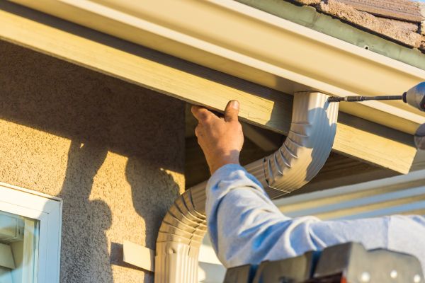 Aluminum Rain Gutter Service in Glendale