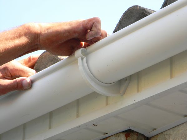 Plastic Gutter Repair in Glendale